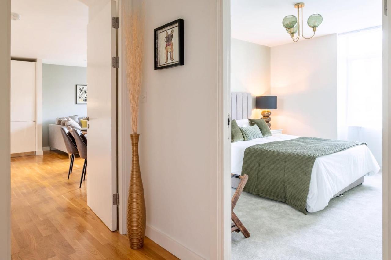 Calm Zen Oasis, In Iconic Olympic Park Apartment London